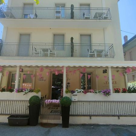 Hotel Eriale Rimini Exteriör bild