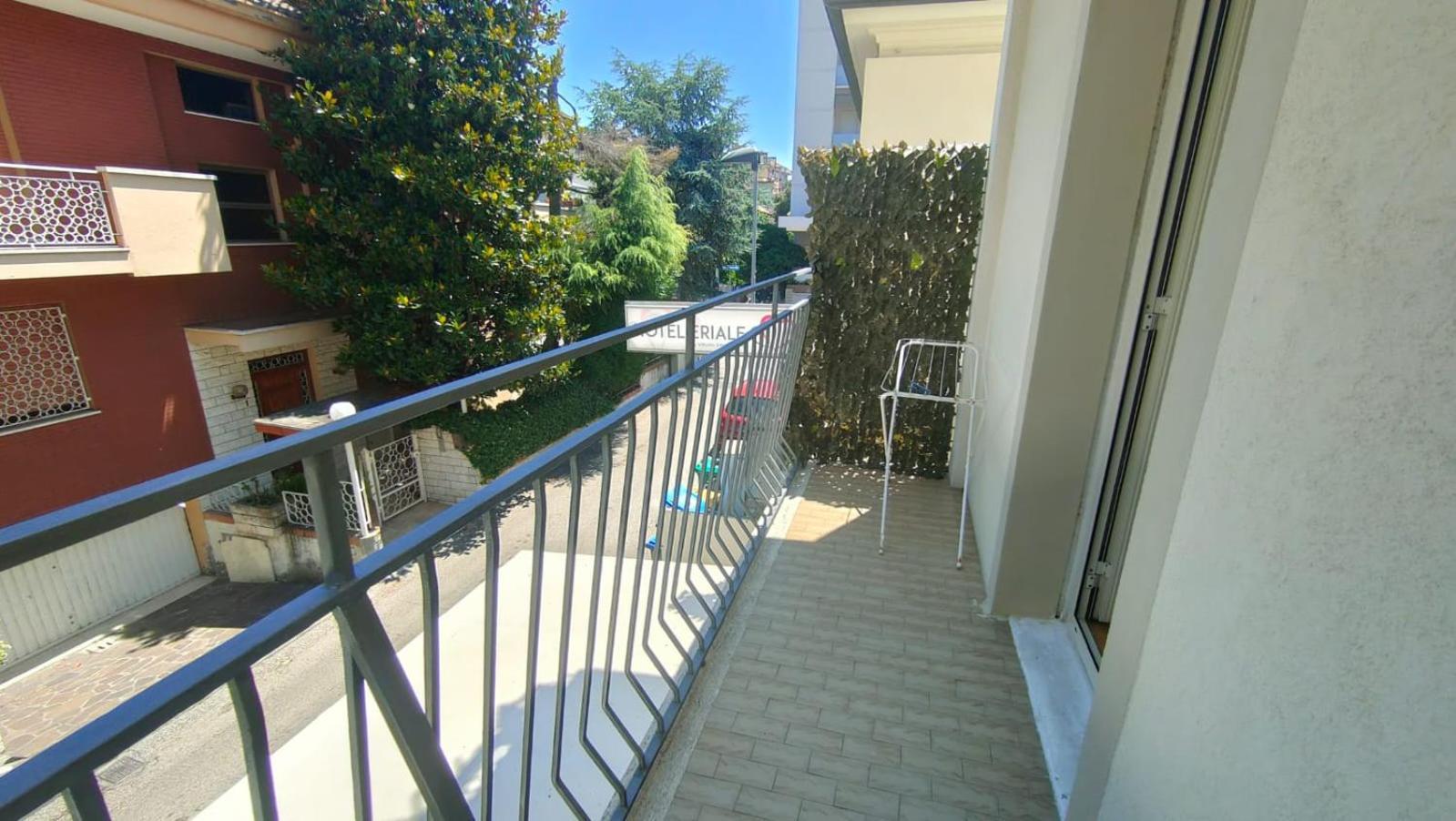 Hotel Eriale Rimini Exteriör bild