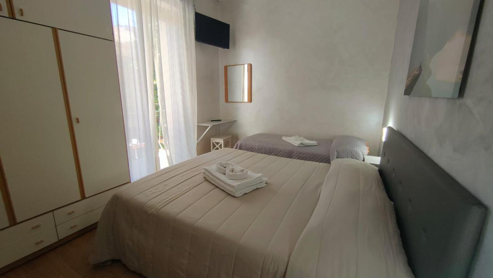Hotel Eriale Rimini Exteriör bild