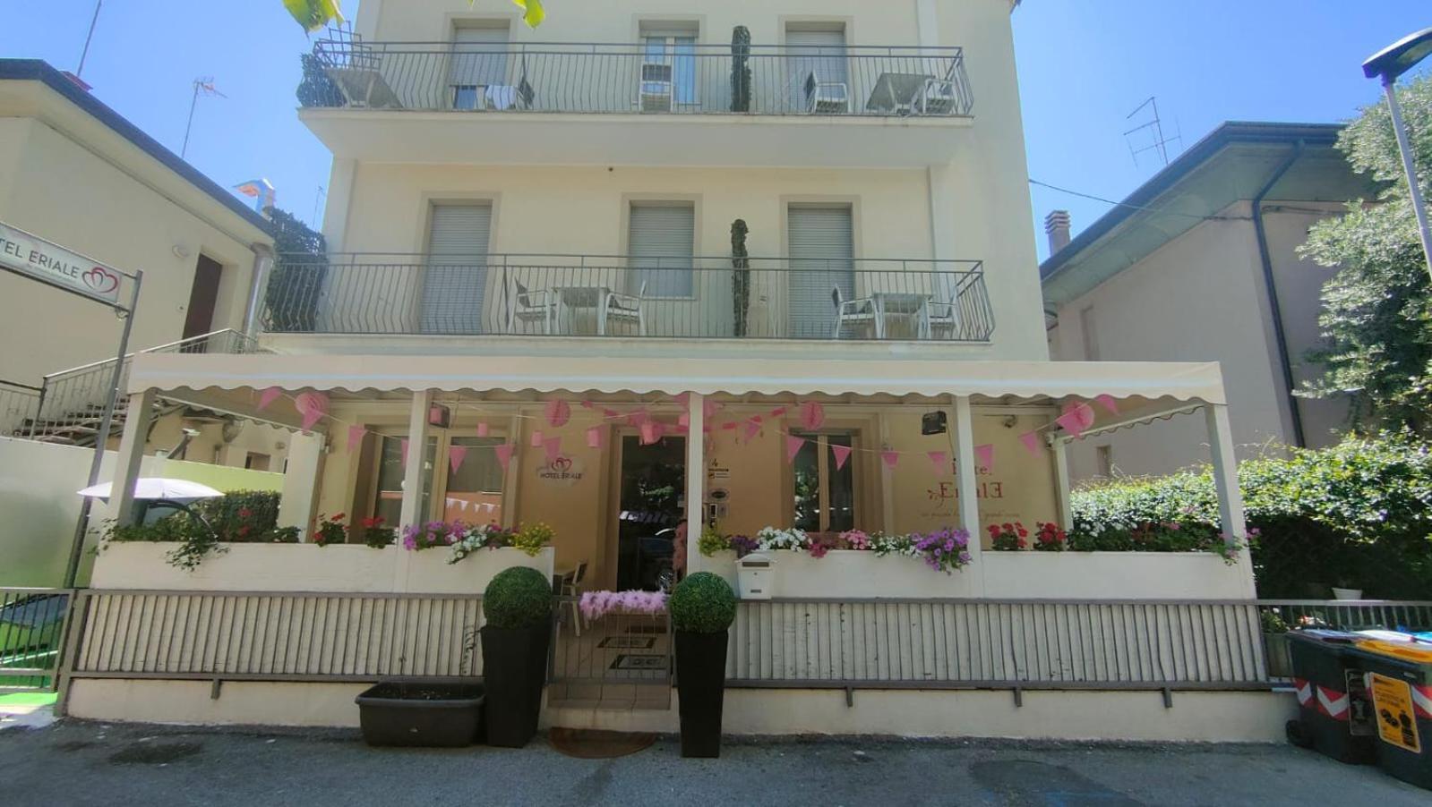 Hotel Eriale Rimini Exteriör bild