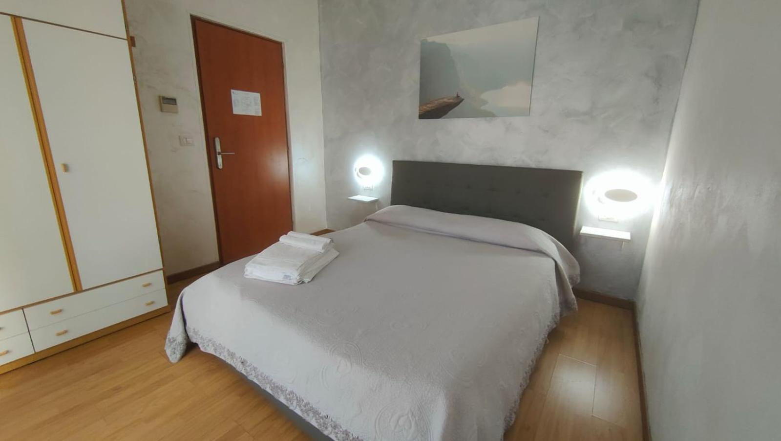 Hotel Eriale Rimini Exteriör bild