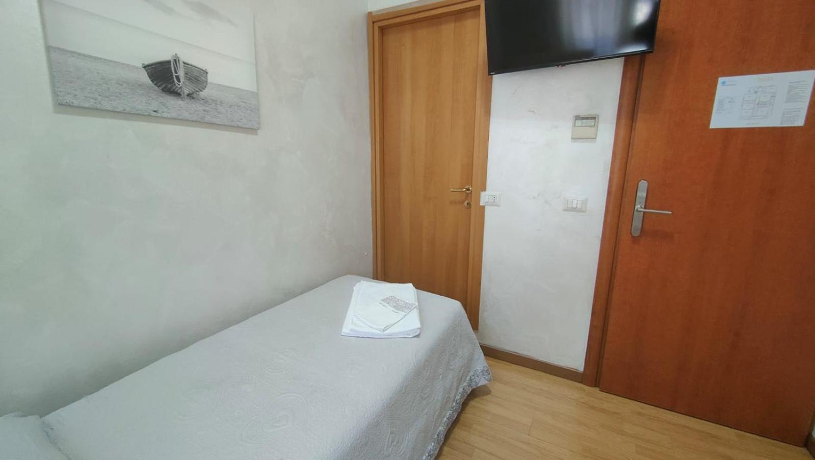 Hotel Eriale Rimini Exteriör bild