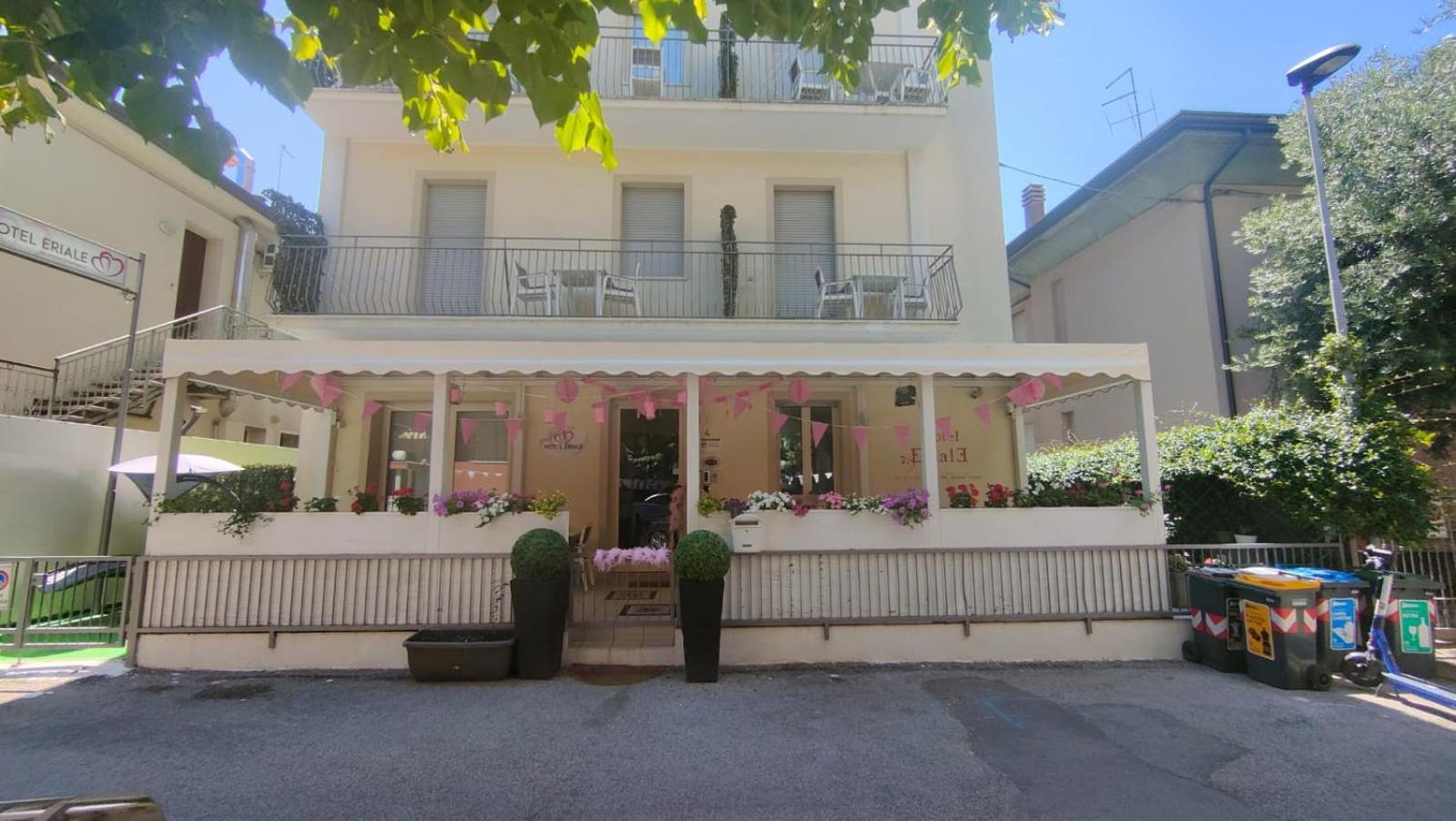 Hotel Eriale Rimini Exteriör bild